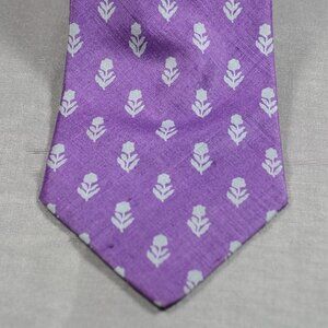 Metropolitan Museum of Art, New York Lavender Silk Necktie.